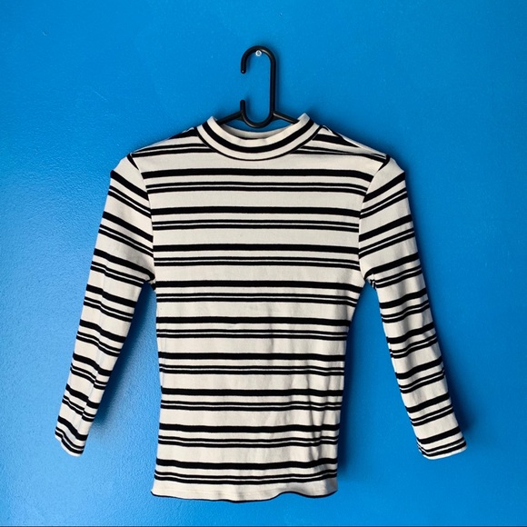 Forever 21 Tops - Stripped Top 🐼